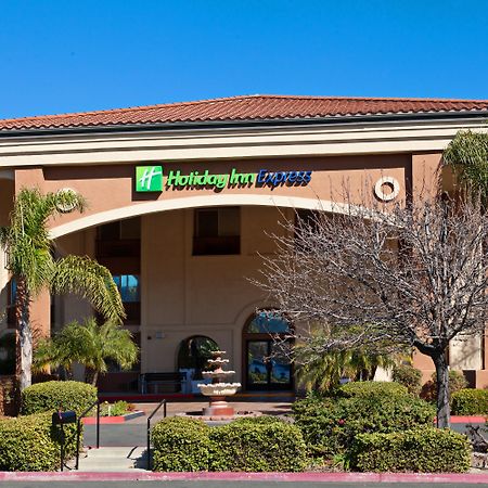 Holiday Inn Express Temecula By Ihg Exterior photo