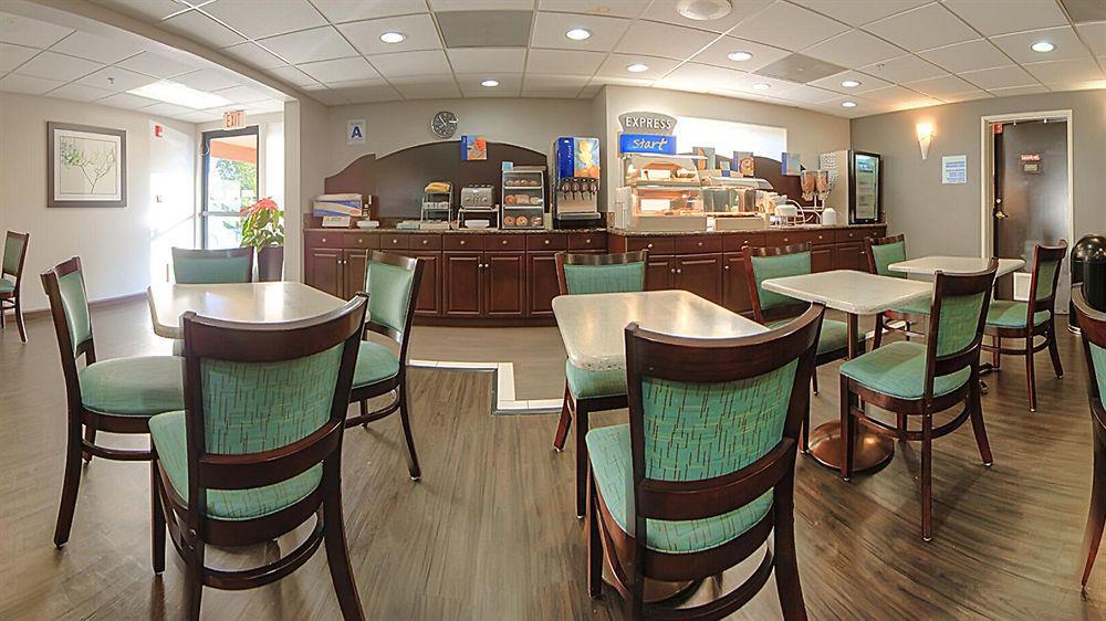 Holiday Inn Express Temecula By Ihg Exterior photo