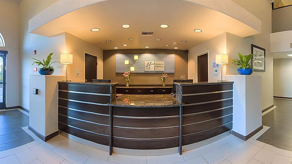 Holiday Inn Express Temecula By Ihg Interior photo