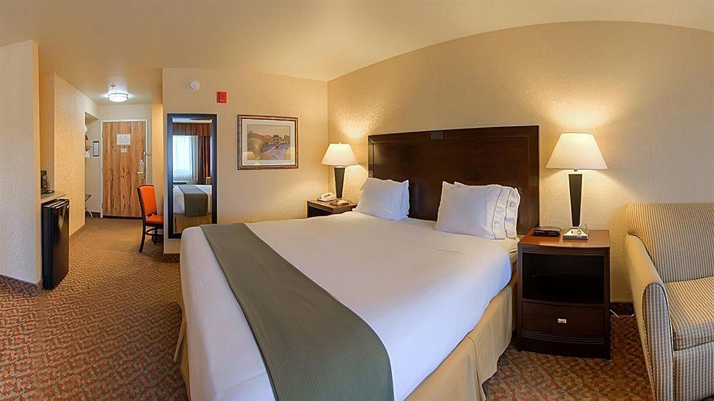 Holiday Inn Express Temecula By Ihg Exterior photo