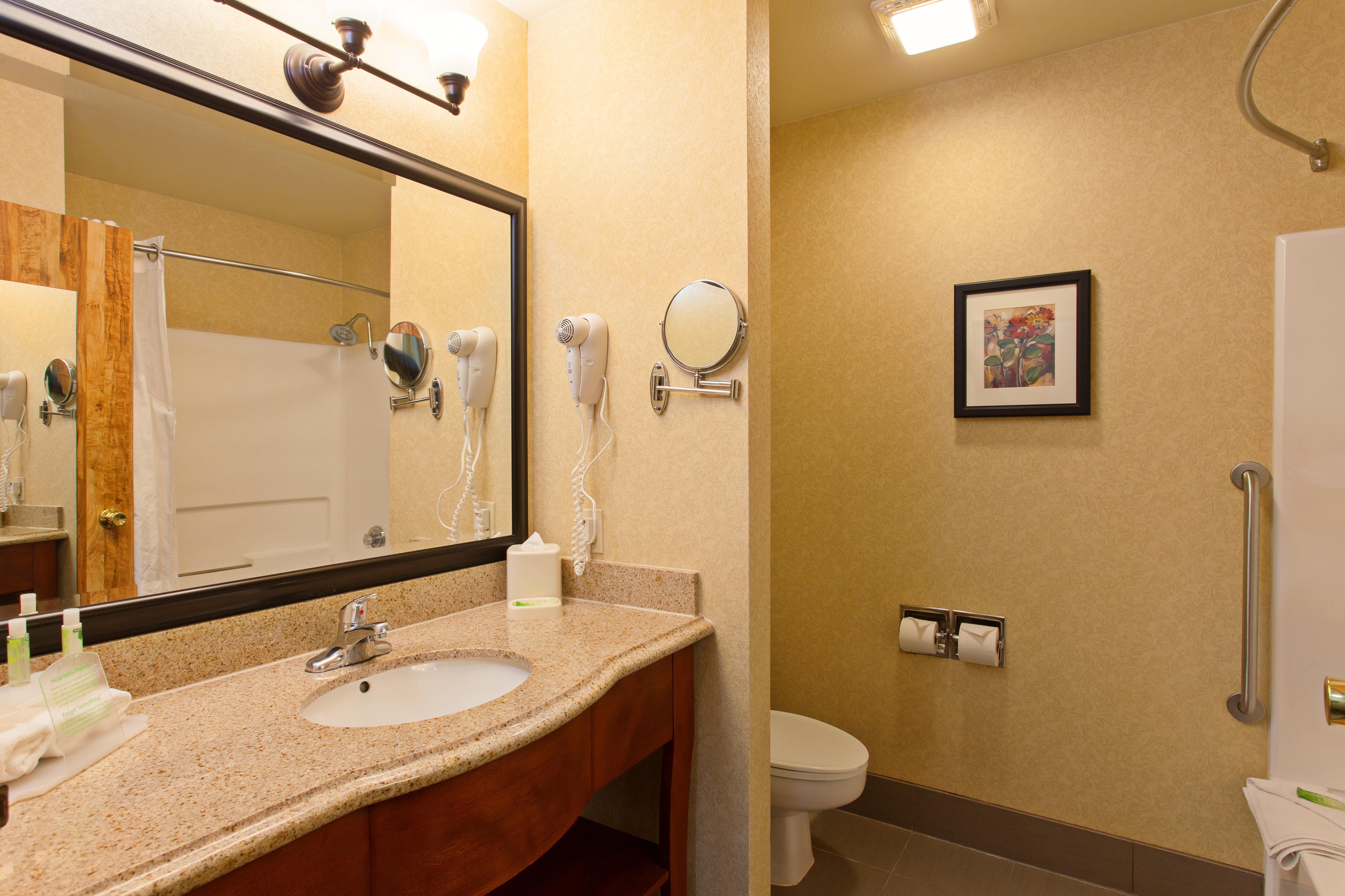 Holiday Inn Express Temecula By Ihg Exterior photo