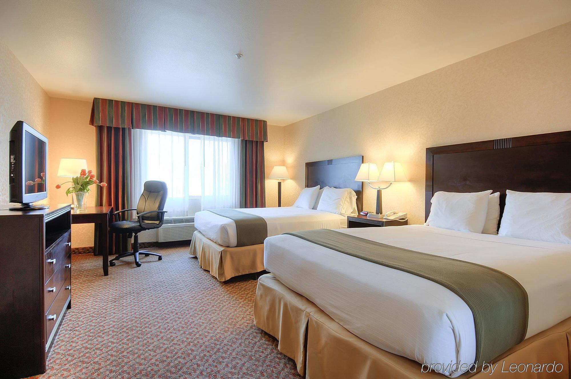 Holiday Inn Express Temecula By Ihg Room photo