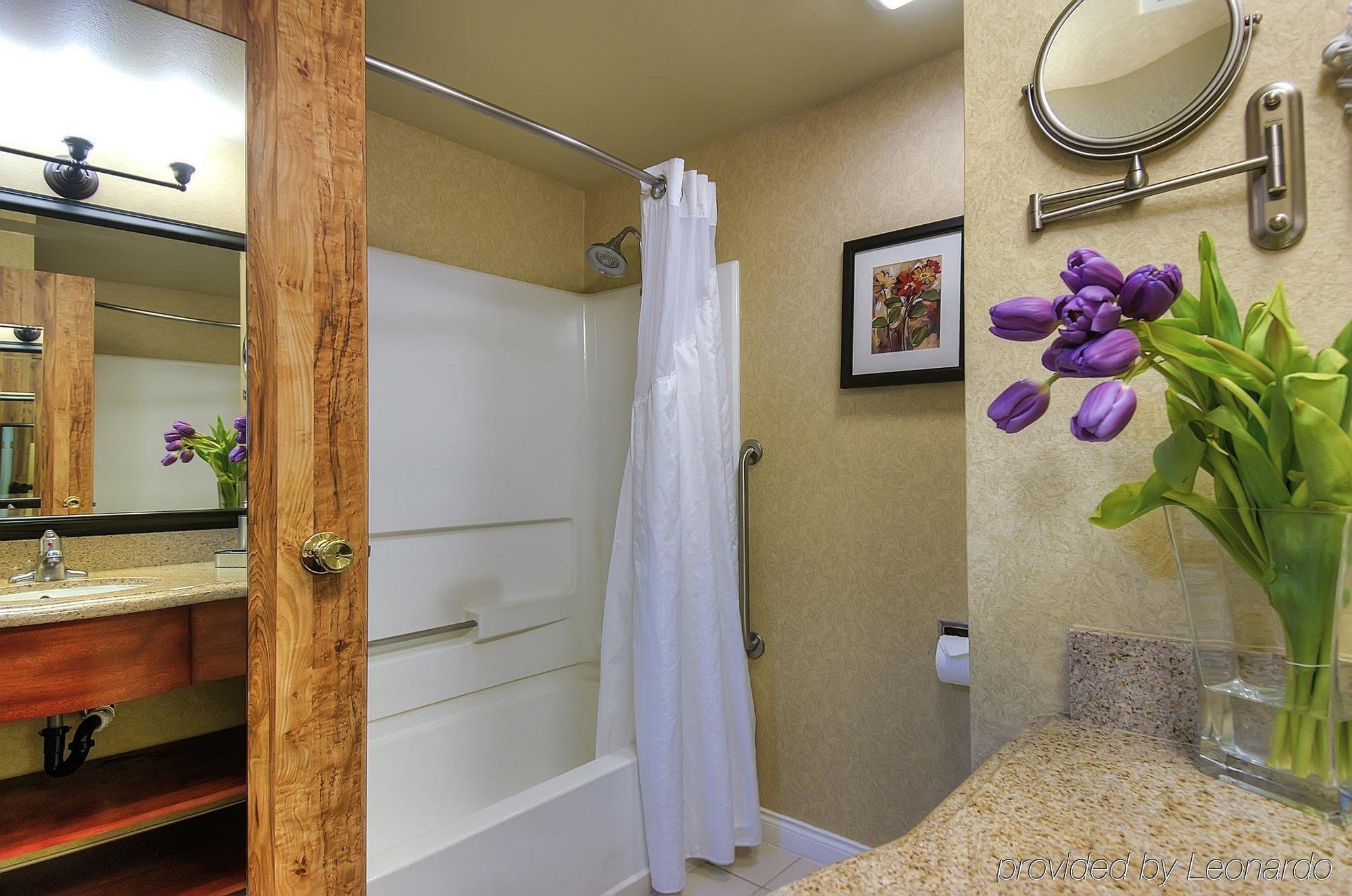 Holiday Inn Express Temecula By Ihg Exterior photo